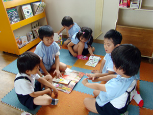 柳井幼稚園　読書